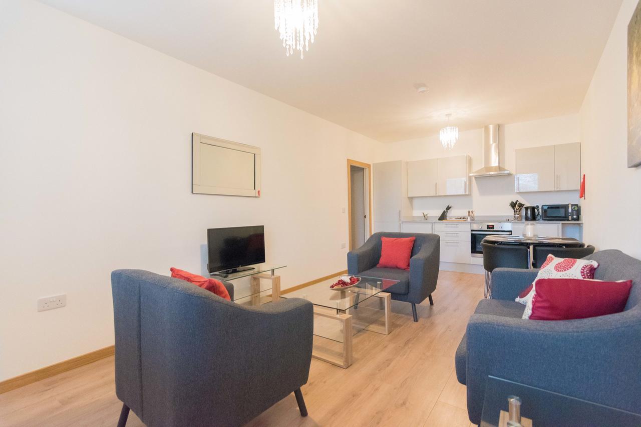 Comfortable Modern Apartment In Swindon, Free Parking Sleeps Up To 5 Exterior foto